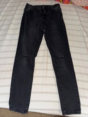 SHEIN Black Skinny Jeans with Knee Distress